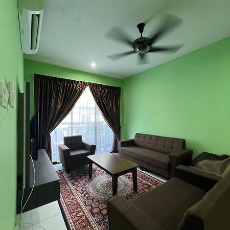 Faiz Homestay Kuching Exterior foto