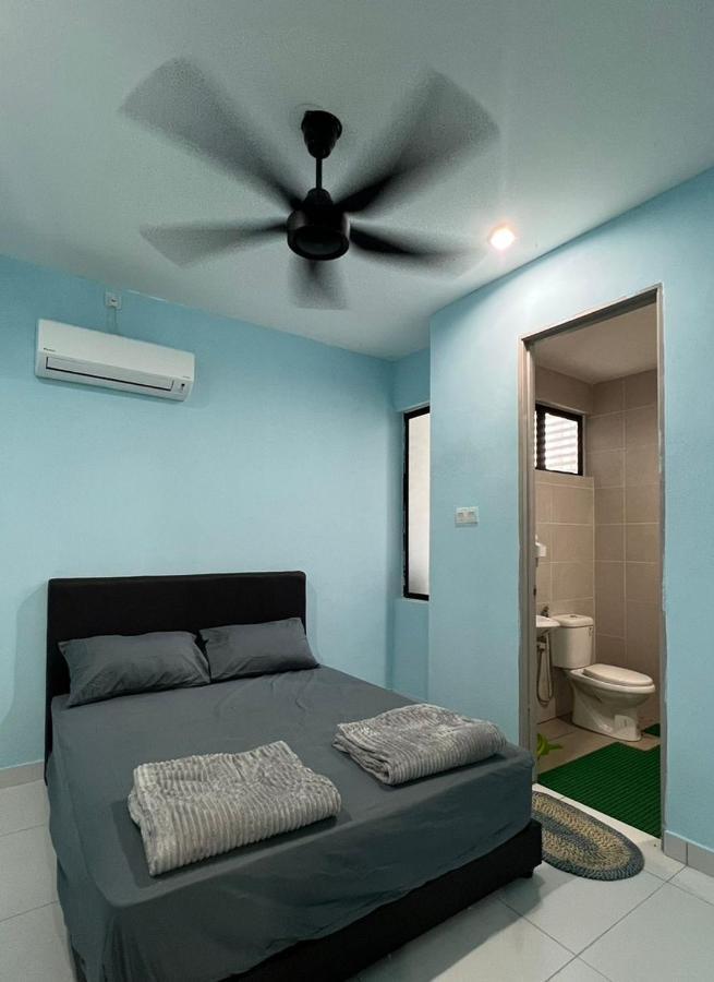 Faiz Homestay Kuching Exterior foto